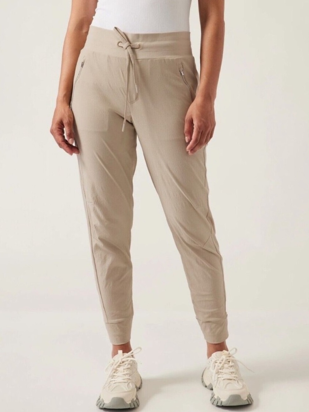 Athleta Trekkie North Jogger Light Tan Women’s Pants Sz 10 Nylon Spandex Pockets